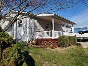 713 Spruce St in Ironton, OH - Foto de edificio - Building Photo