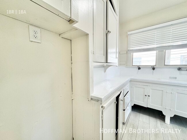 1121 1/2 E Appleton St in Long Beach, CA - Building Photo - Building Photo