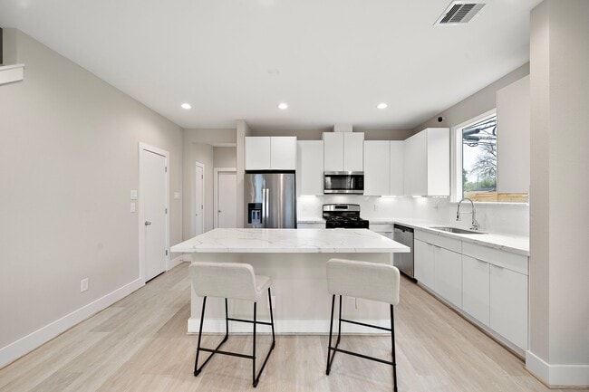 property at 8672 Easthaven Blvd