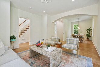 66 Seminary St in New Canaan, CT - Building Photo - Building Photo
