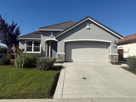 7428 Bch Pne Wy in Sacramento, CA - Building Photo