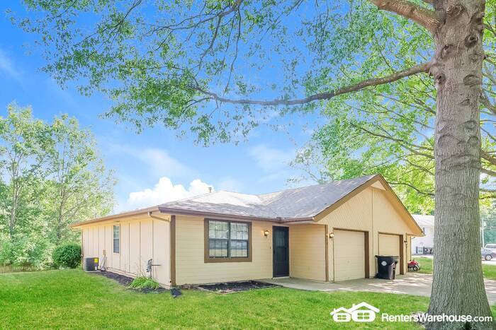 1410 Hawthorne Cir Photo