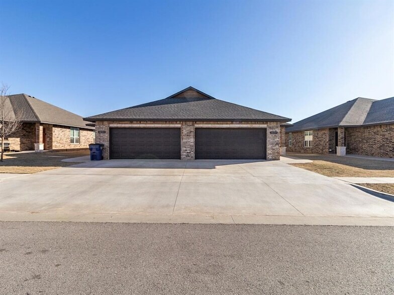 1859 Cypress Ln in El Reno, OK - Building Photo