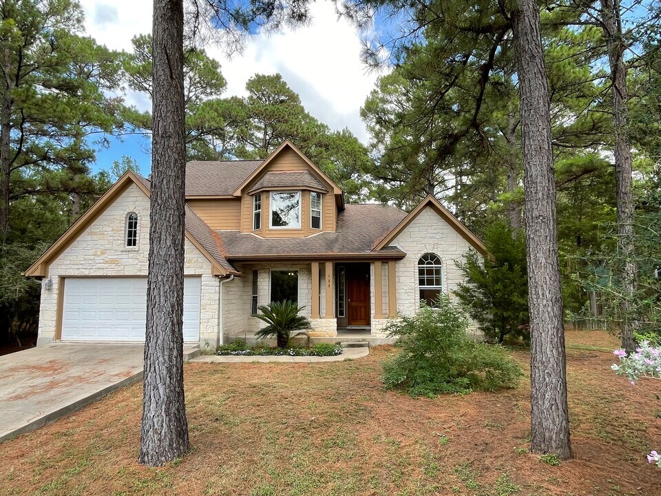 123 Pine View Loop in Bastrop, TX - Building Photo