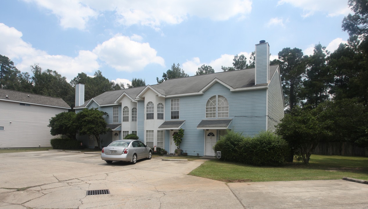 Teal Court Apartments in Mandeville, LA - Building Photo