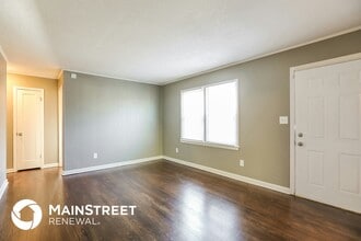 7921 Brooklyn Ave in Kansas City, MO - Foto de edificio - Building Photo