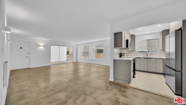 property at 621 San Vicente Blvd