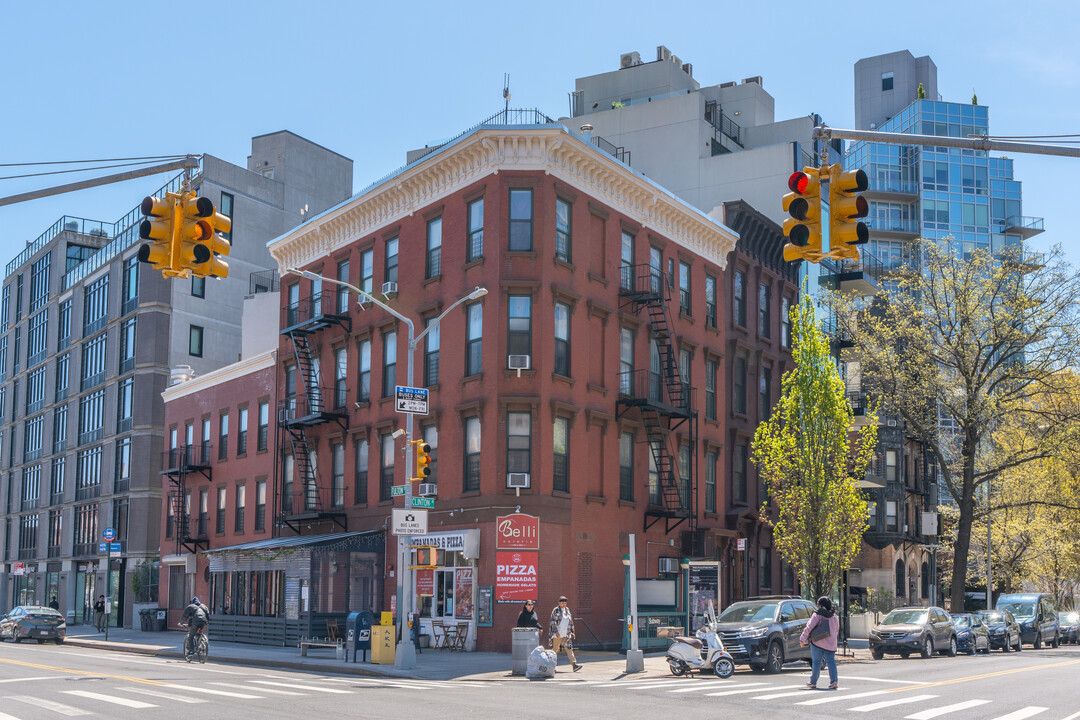 501 Clinton Ave in Brooklyn, NY - Building Photo