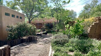 7609 Guadalupe Trail NW in Los Ranchos de Albuquerque, NM - Building Photo