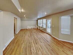 3750 Suffolk Cir in West Valley City, UT - Foto de edificio - Building Photo