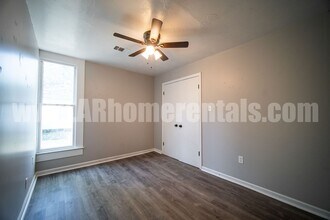 552 Mitchell St-Unit -B in Conway, AR - Building Photo - Building Photo