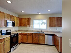 6017 Namozine Ct in Raleigh, NC - Foto de edificio - Building Photo