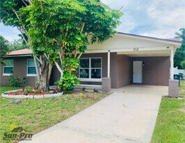 612 Cedar Park Dr in Daytona Beach, FL - Building Photo