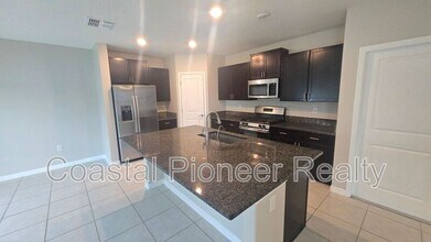 10335 Blue Plume Ct in Riverview, FL - Building Photo - Building Photo