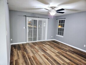 11201 Spring Creek Ln in O'Fallon, MO - Building Photo - Building Photo