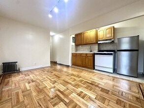 10 Adrian Ave in New York, NY - Building Photo - Building Photo