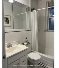 68 Phillips St, Unit 5 in Boston, MA - Foto de edificio - Building Photo