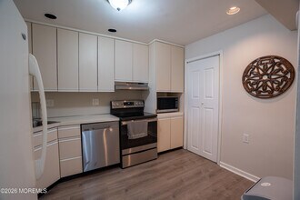 5C Twin Rivers Dr in East Windsor, NJ - Building Photo - Building Photo