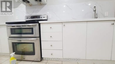 75 Mintwood Dr in Toronto, ON - Building Photo - Building Photo