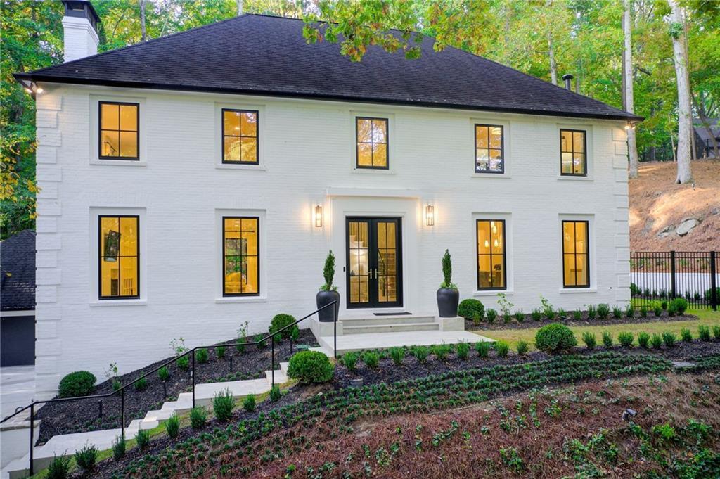 6090 River Chase Cir NW in Atlanta, GA - Foto de edificio