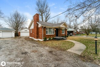 4425 Lynnview Dr in Louisville, KY - Building Photo - Building Photo