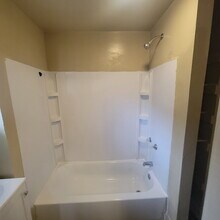 335 S Oakland Ave in Indianapolis, IN - Building Photo - Building Photo