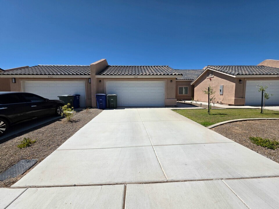 7357 E 36th Pl in Yuma, AZ - Building Photo