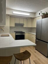1738 Beacon St, Unit 2 in Brookline, MA - Building Photo - Building Photo