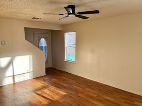 6303 Worchester Knoll, Unit 6303 in San Antonio, TX - Building Photo - Building Photo
