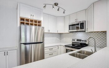 4600 Lamont St, Unit 4-122 in San Diego, CA - Foto de edificio - Building Photo