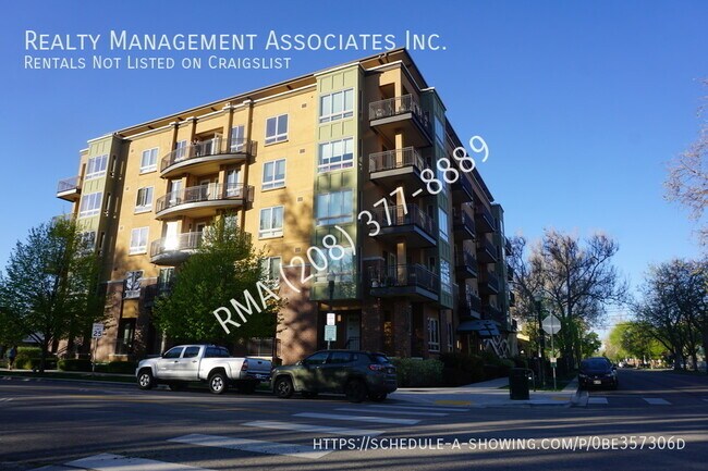 property at 323 W Jefferson St