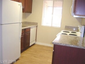 5314 River Glen Dr in Las Vegas, NV - Building Photo - Building Photo