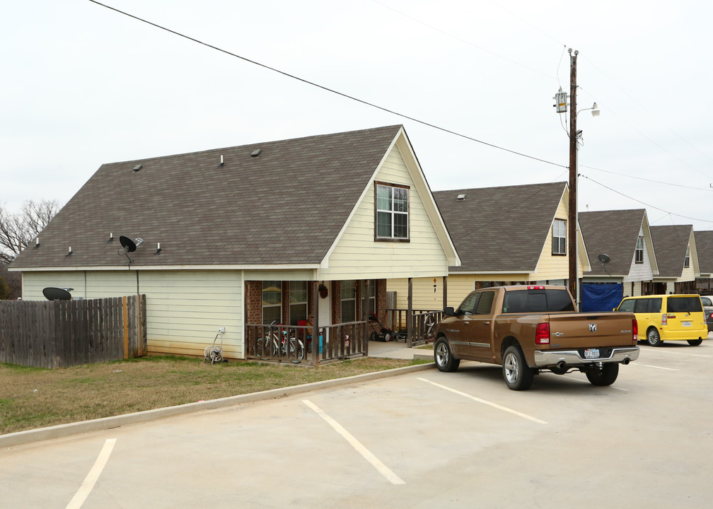 Hilltop Village in Boyd, TX - Building Photo