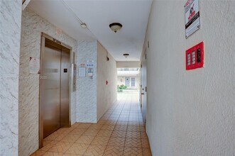 5501 NW 7th St in Miami, FL - Building Photo - Building Photo