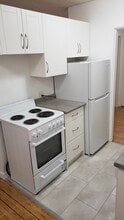 321 Agnes St in New Westminster, BC - Building Photo - Building Photo