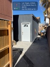 4604 E Van Buren Ave in Las Vegas, NV - Foto de edificio - Building Photo