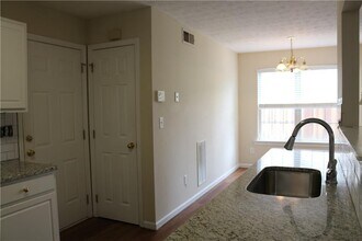 910 Brushy Creek Ct in Suwanee, GA - Building Photo - Building Photo