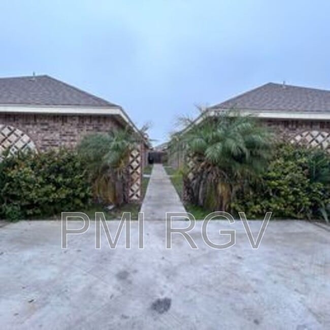 property at 2601 E Garfield Ave