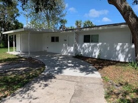 726 Lund Ct in Melbourne, FL - Building Photo