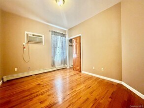 156 Voss Ave in Yonkers, NY - Building Photo - Building Photo