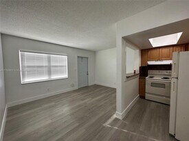 3660 NE 11th Ave in Oakland Park, FL - Building Photo