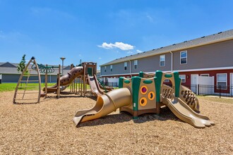 Chariot Pointe Apartments in Murfreesboro, TN - Building Photo - Building Photo