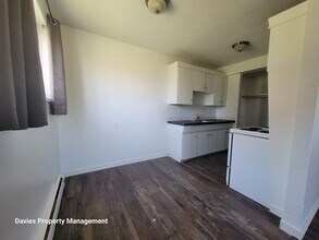15940-15109 109 Ave NW in Edmonton, AB - Building Photo - Building Photo