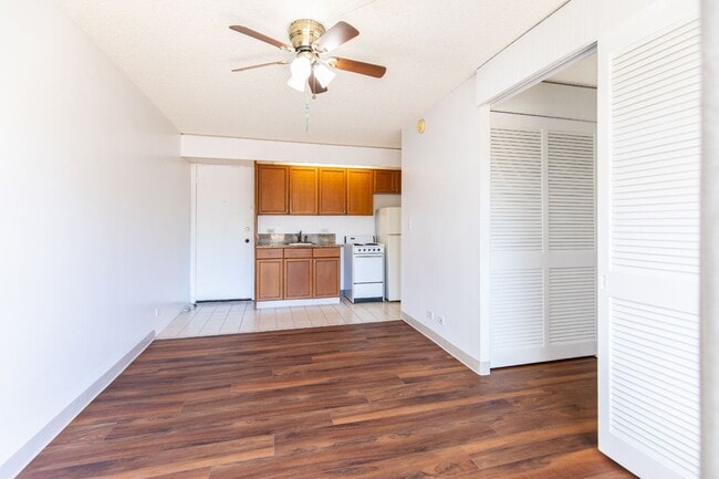 1459 Pele St in Honolulu, HI - Building Photo - Building Photo