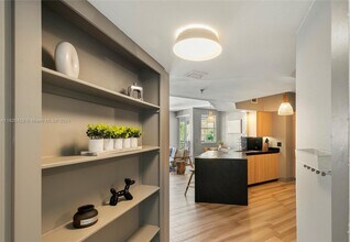 3145 NE 184th St, Unit 5305 in North Miami Beach, FL - Building Photo - Building Photo