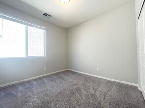 385 Breve Ct in Las Vegas, NV - Building Photo - Building Photo