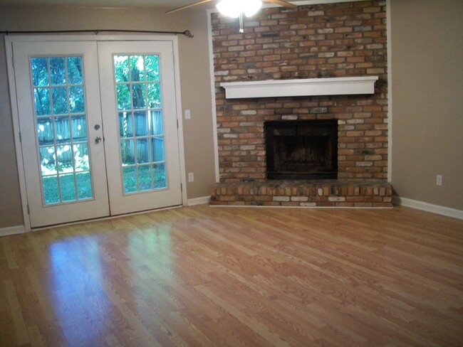 1812 Lilac Ln in Tallahassee, FL - Building Photo - Building Photo