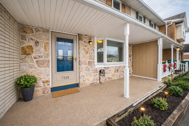 7528 Buttercup Rd in Macungie, PA - Building Photo - Building Photo