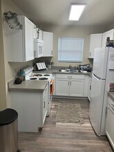 5011 Lawndale Ave in Groves, TX - Foto de edificio - Building Photo