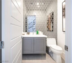 318 Shaded Canyon Dr in Henderson, NV - Building Photo - Building Photo